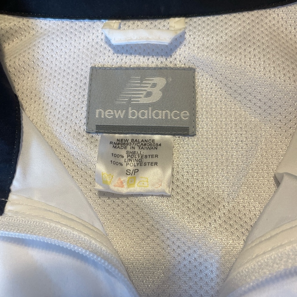 Breast Cancer Awareness New Balance Women's White and Pink Jacket - Picture 3 of 5